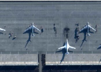 러시아 영내 핵전력 기지 공격받아…우크라 드론이 폭격