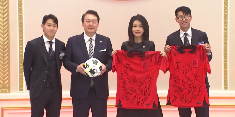 [정치]尹 “여러분이 월드컵 우승팀”…벤투호 靑 영빈관 초청