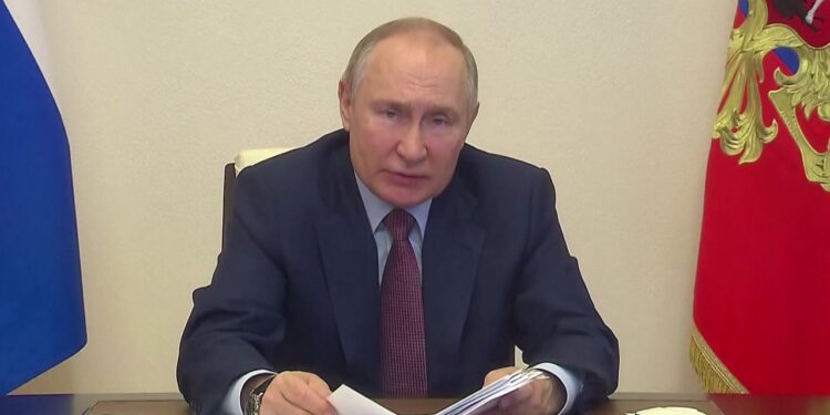 [국제]푸틴, 공식행사 잇따라 취소…건강이상설에 남미 도피설까지