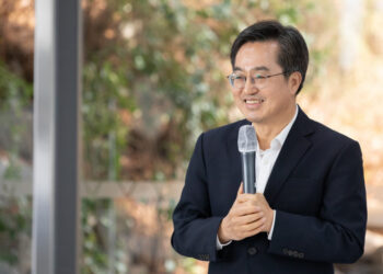 김동연, “통합의 국정운영 위해선 통 근 정치가 필요” 강조