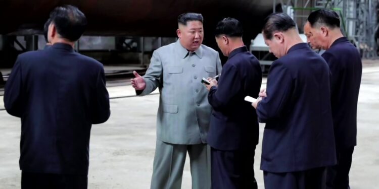 [정치]北 ‘정찰위성’ 다음은?…5대 과업 ‘핵잠수함’ 개발 촉각