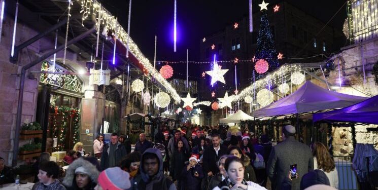 [국제이슈+]’크리스마스 트리’ 보러 이슬람국가 가는 이스라엘 사람들