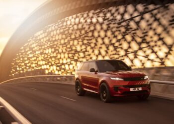 `럭셔리 스포츠 SUV` 올뉴 레인지로버 스포츠 국내출시…1억4천만원부터 < 테마기획 < 기사본문