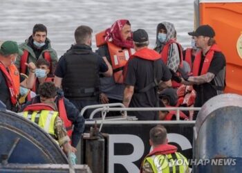유엔난민기구 영르완다 난민 이송사업 국제협약에 배치