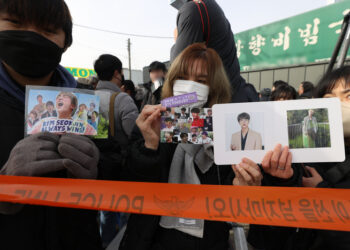 외신들 'BTS 진 입대'에 훈련소까지 취재···메인 뉴스로 다뤄 – 경향신문