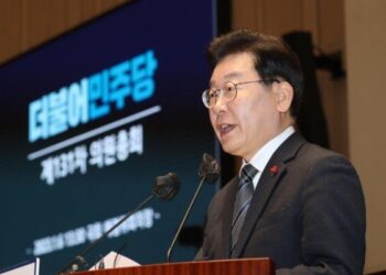 이재명, 10일 檢 출석… 李 “정치 보복” 檢 “혐의 입증 자신있다”