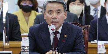 北, 南 국방장관 조롱…"쓰다버린 파철같은 병기 휘둘러" – YTN