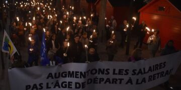 프랑스, 정년 2살 늦춘 연금안 발표…‘마크롱 리더십’ 시험대