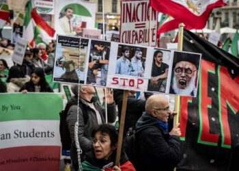 ‘신과 전쟁한 죄’ ‘지구 타락죄’ 처형…이란, 사형제 ‘억압 무기화’