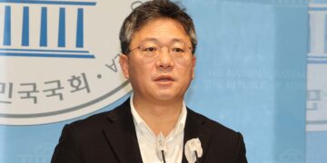 [정치]與, 친문 정책모임 ‘사의재’ 출범에 “염치 있다면 반성문부터 써라”