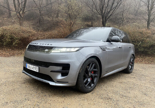 [돈Cars] 美친 디자인에 격조 높은 주행…레인지로버 스포츠가 보여준 자신감