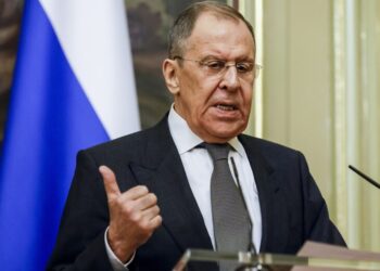 러, 미 핵무기 한국 재배치 가능성에 “재미없을 것” 공개 경고