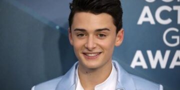 美 드라마 ‘기묘한 이야기’ 18세 배우, 동성애 커밍아웃