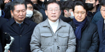 정청래, 이재명 檢출석에 “나오지 말란다고 안가나”…동행 촉구 :: 공감언론 뉴시스통신사 ::