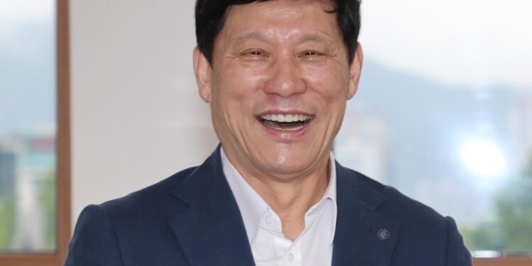 [신년사] 허구연 KBO 총재 “국제 경쟁력 강화 위해 대표팀 적극 지원”