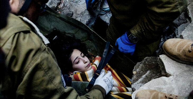 튀르키예·시리아 사망자 2만명 넘어…“아직도 20만명 고립”