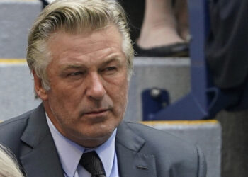 ‘촬영장 오발 사고’ 앨릭 볼드윈, 중형 위기에 “기소 오류” 주장