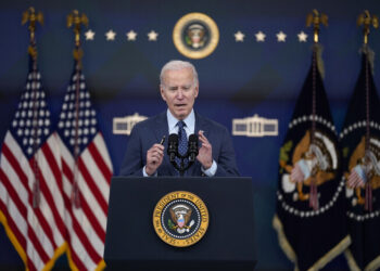 ‘정찰 풍선’ 누그러진 바이든 “기구 문제 시진핑과 대화할 것”