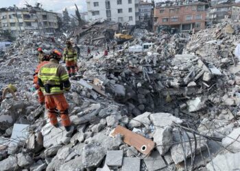 골든타임 넘어선 기적…한국 구조대, 131시간 만에 생존자 구해