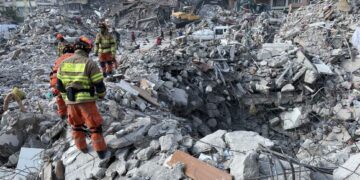 골든타임 넘어선 기적…한국 구조대, 131시간 만에 생존자 구해