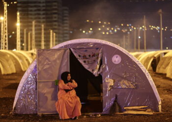 ‘대지진’ 폐허 속 멈춘 시간…수백만명 트라우마, 일상 복귀 아득