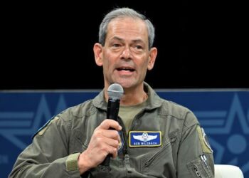 미 태평양공군사령관 “대만해협 충돌시 중국군 함정 침몰시켜야”