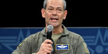 미 태평양공군사령관 “대만해협 충돌시 중국군 함정 침몰시켜야”