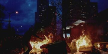 프랑스 정부 연금개혁 강행에…야당, 총리 불신임으로 맞불