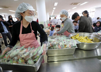 학교 비정규직 총파업으로 경기지역 1017개교 급식 차질