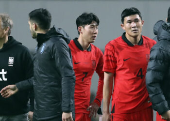 손흥민 팔로우 끊은 김민재 “상식 밖의 행동” 사과