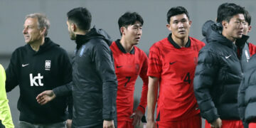 손흥민 팔로우 끊은 김민재 “상식 밖의 행동” 사과