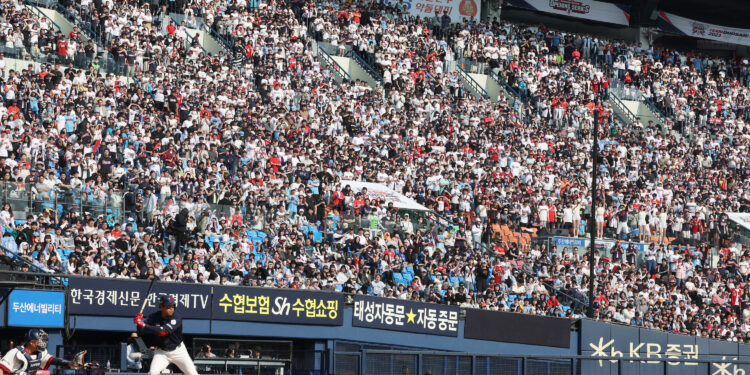 ‘개막 2연전 매진’ 잠실벌 뒤흔든 롯데