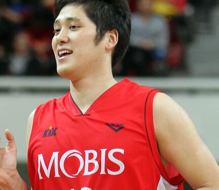 ‘PO 사나이’ 함지훈 800점 돌파… 울산 철벽농구 4강행 기선제압