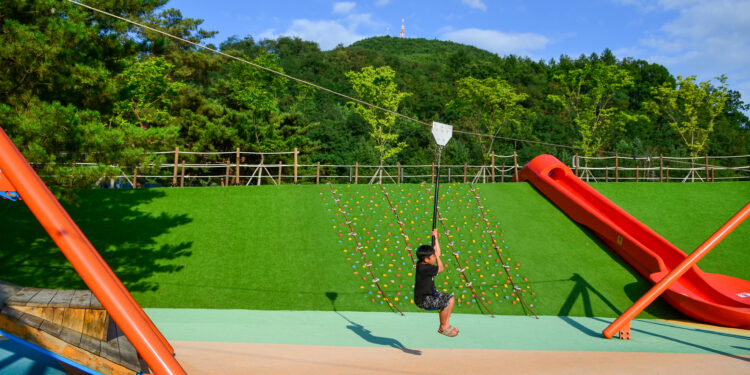 ‘거인의 숲’서 깔깔, ‘백두대간’에 진지… 즐거움이 방울방울[권다현의 童行(동행)]