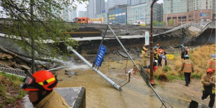 ‘분당 정자교 보행로 붕괴 사고’ 40대 사망자 눈물의 발인