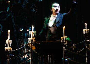 ‘유령’의 세 글자, 조승우가 왔다