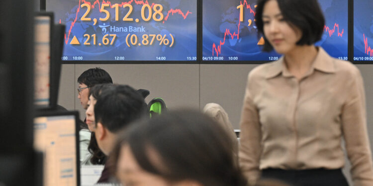 코스피 2500선 돌파… 삼성전자 ‘반도체 감산’ 효과 봤다