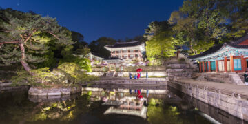 창덕궁의 밤은 빛이다 | 서울신문