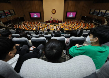 국회 기자 3명 중 2명 “비례대표 확대 찬성”…10명 중 6명은 “중대선거구제 선호”