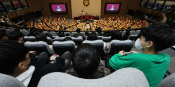 국회 기자 3명 중 2명 “비례대표 확대 찬성”…10명 중 6명은 “중대선거구제 선호”