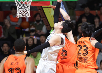 KGC 원정 경기서 캐롯에 일격… 3연속 챔프전 진출 1승 남았다