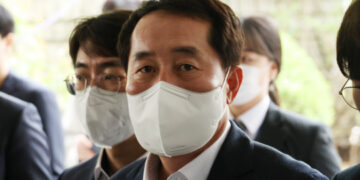 ‘민주당 돈봉투 의혹’ 핵심 강래구 구속영장 기각