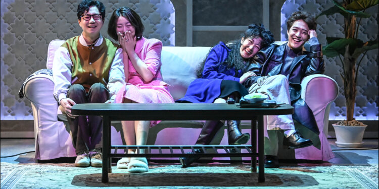 다마스쿠스? 막장극? 키스? 원작자와 통화?…반전을 위한 밑밥이었다[연극리뷰]