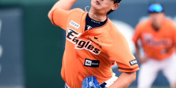 159㎞ 강속구에 변화구… 진화한 ‘괴물 독수리’ 김서현