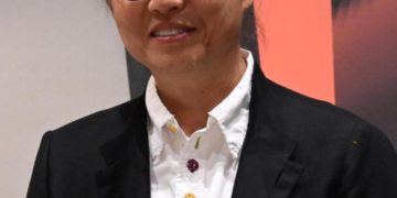 하이젠베르크의 부분과 전체는 홍순명을 만나 예술이 되었다