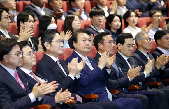 [포토] 윤석열 대통령, 삼성디스플레이 방문