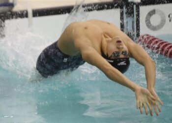 [포토] 황선우 공식대회 첫 배영 ‘힘찬 스타트’
