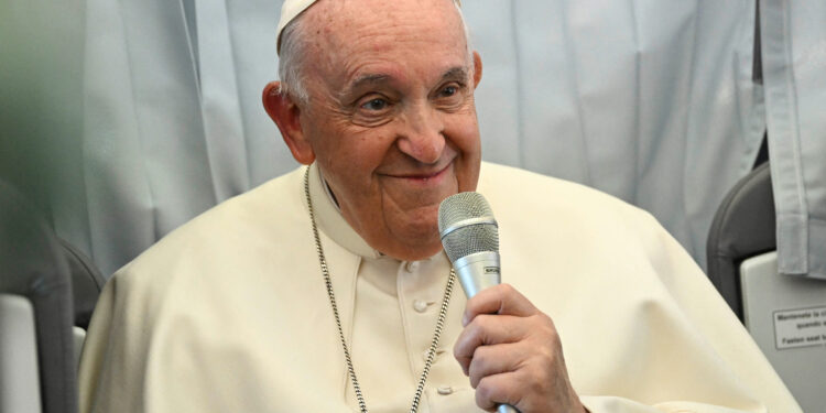 교황 “우크라戰 종식 위한 ‘비밀’ 평화 임무 수행 중”