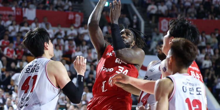 오재현 14득점… SK, 2연속 챔프 딱 한 걸음 남았다