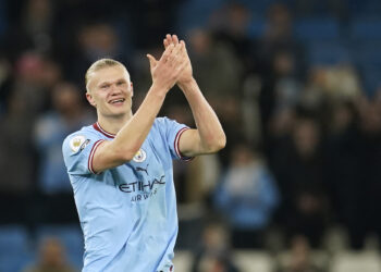 전설로 박제된 괴물… 31경기 35골 ‘홀란의 날’